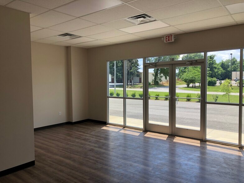 More Photos Of 176 New Porter Pike Rd, Bowling Green Service For Lease