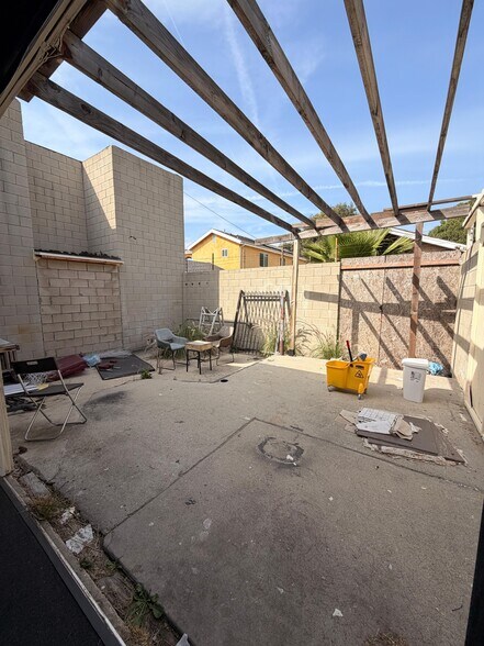 More Photos Of 8457 Foothill Blvd, Sunland General Retail For Lease