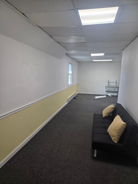 More Photos Of 2 Industrial Dr, Phillipsburg Warehouse For Lease