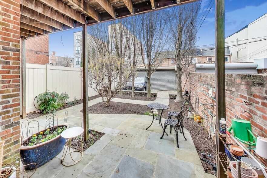 More Photos Of 1324 10th St NW, Washington Apartments For Sale