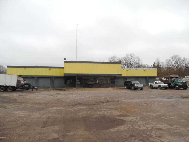 Primary Photo Of 2545 S 11th St, Niles Storefront Retail Office For Sale