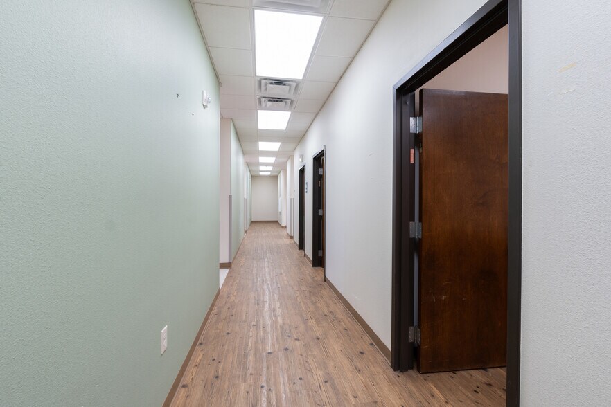 More Photos Of 101 N 37th St, Rogers Medical For Lease