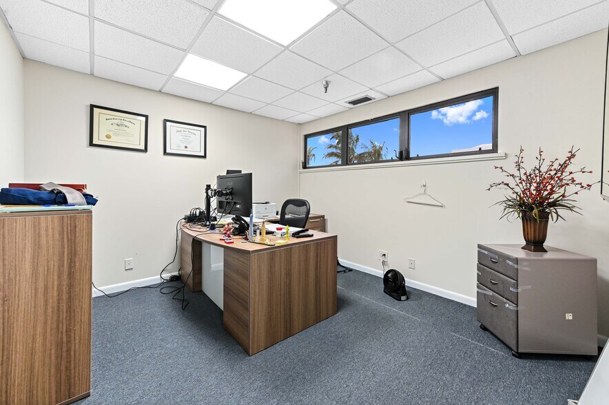 More Photos Of 355 NE 5th Ave, Delray Beach Loft Creative Space For Lease