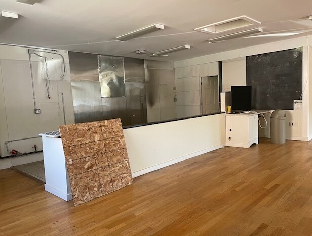 More Photos Of 1610R Saybrook Rd, Haddam Freestanding For Lease