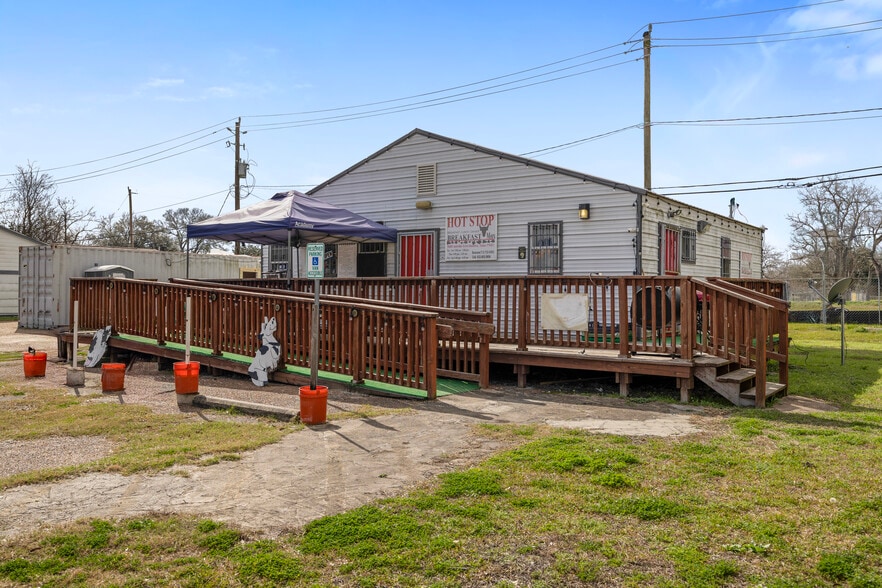 More Photos Of 9202 Ashville Dr, Houston Shelter For Sale