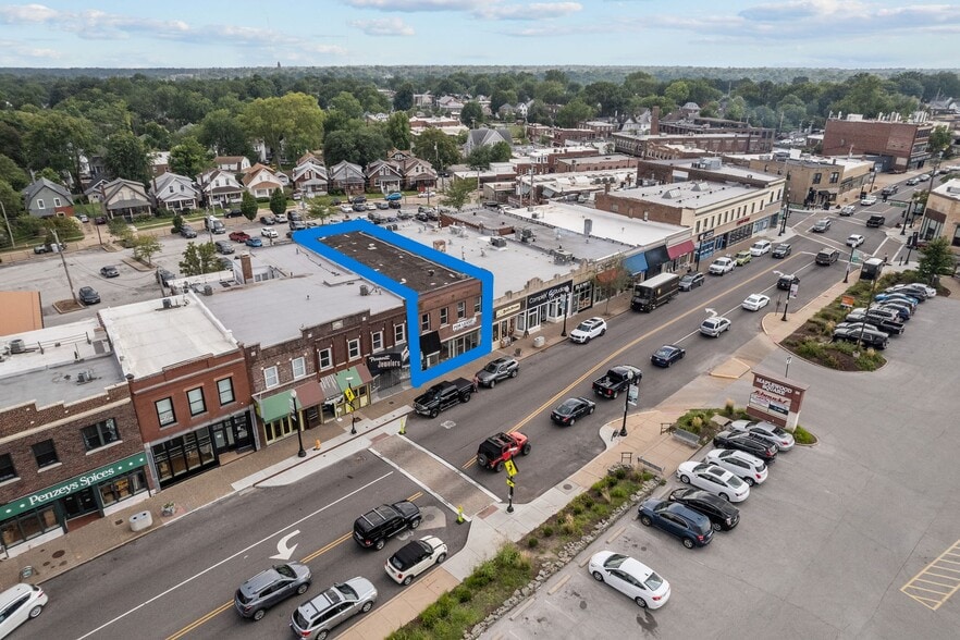 More Photos Of 7350-7352 Manchester Rd, Maplewood Storefront For Lease