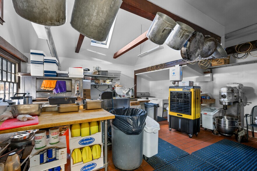 More Photos Of 488 South St, Hyannis Restaurant For Sale