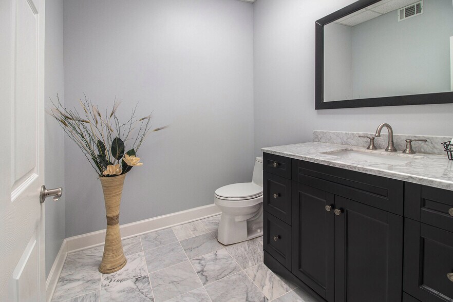 More Photos Of 1580 Warsaw Rd, Roswell Office For Sale
