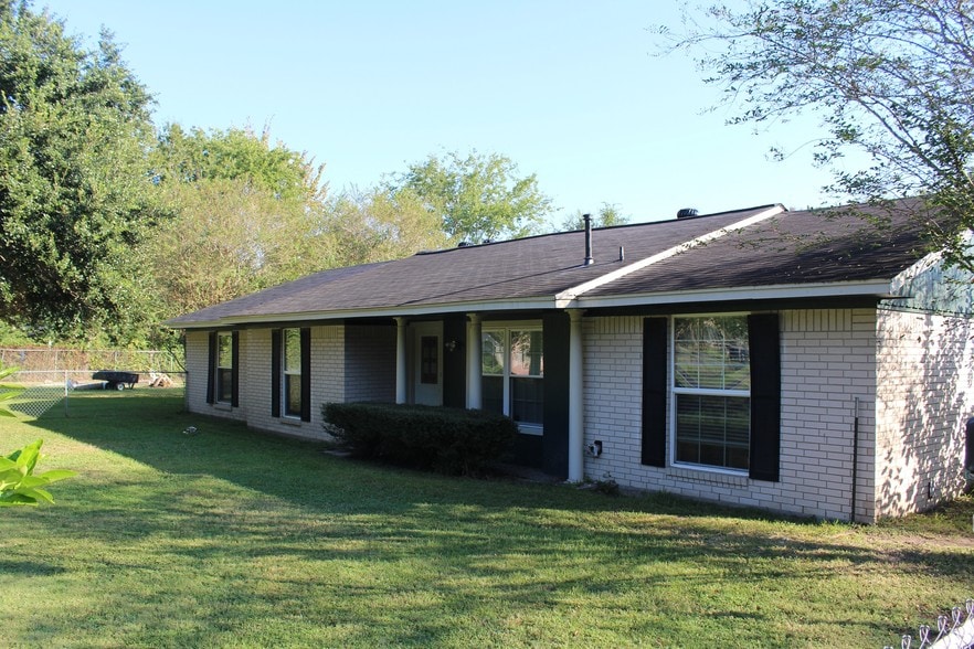 More Photos Of 18910 Carrot St, Spring Trailer Camper Park For Sale