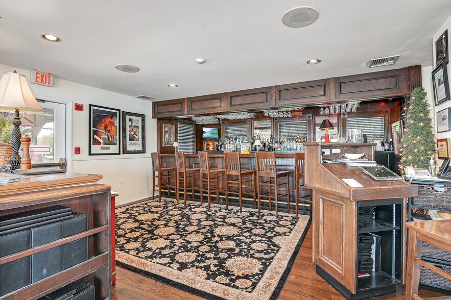 More Photos Of 56-58 S Bay Ave, Eastport Restaurant For Sale