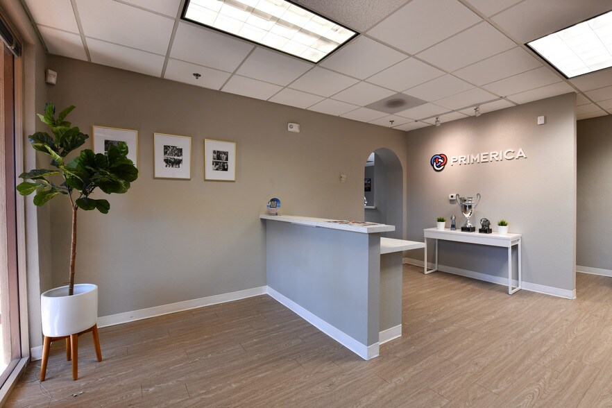 More Photos Of 301 E Bethany Home Rd, Phoenix Office For Lease