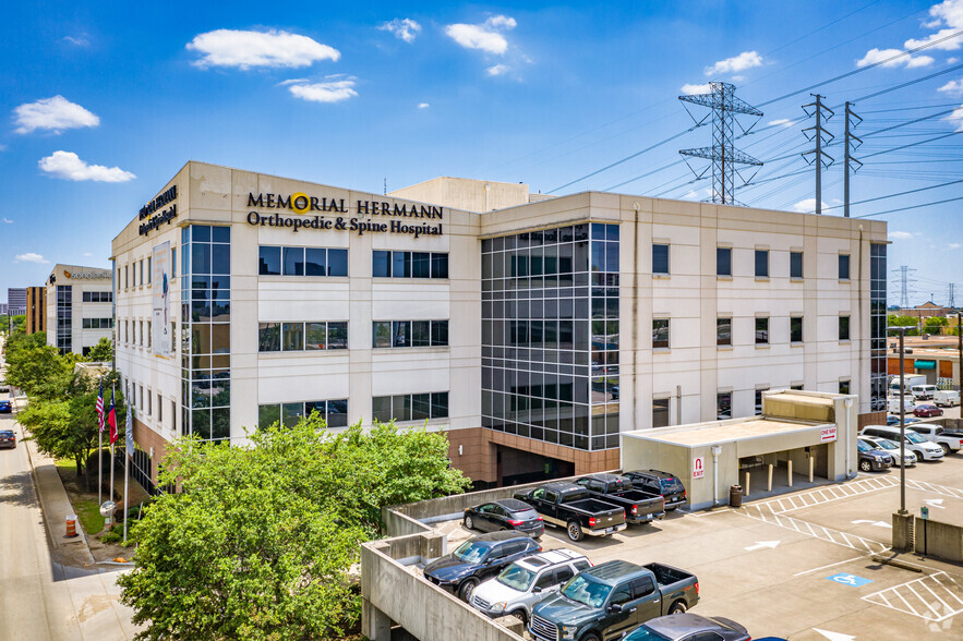 Primary Photo Of 5420 West Loop S, Bellaire Medical For Lease