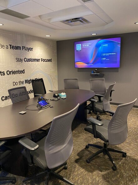 More Photos Of 278 State St, Saint Paul Warehouse For Lease