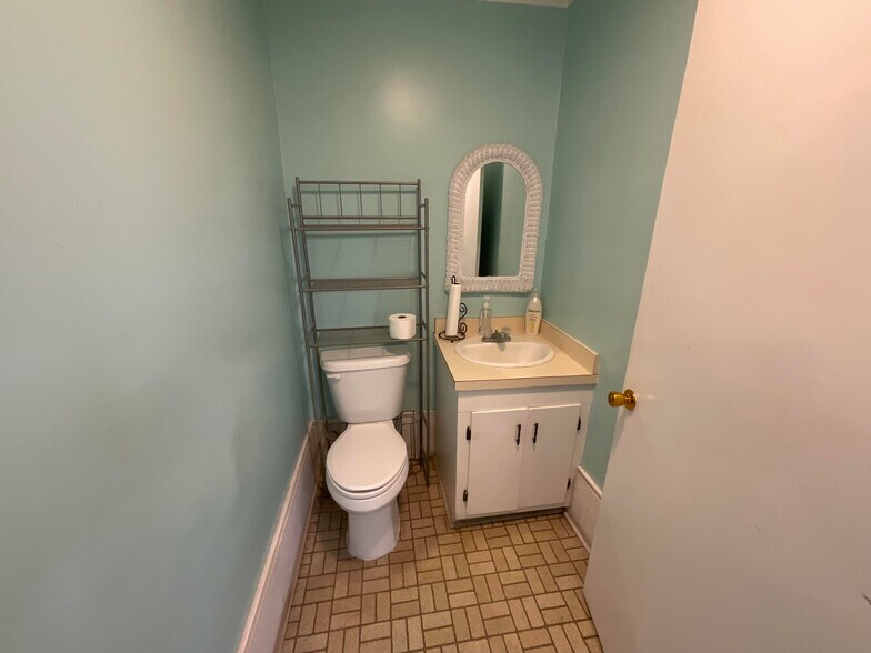 More Photos Of 1609 Hemingway Hwy, Hemingway Storefront Retail Residential For Sale