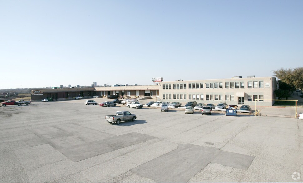 More Photos Of 3813-3817 N Santa Fe Ave, Oklahoma City Light Manufacturing For Lease