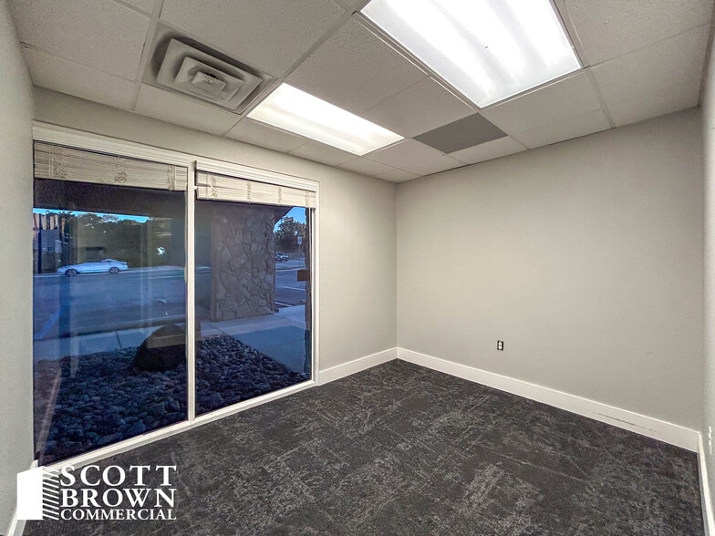 More Photos Of 638 Londonderry Ln, Denton Medical For Lease