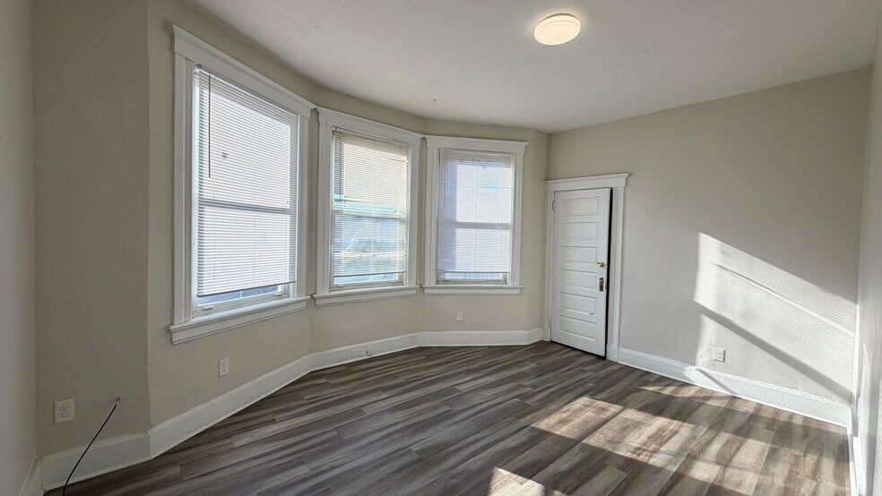 More Photos Of 275 McCormick Pl, Cincinnati Apartments For Sale