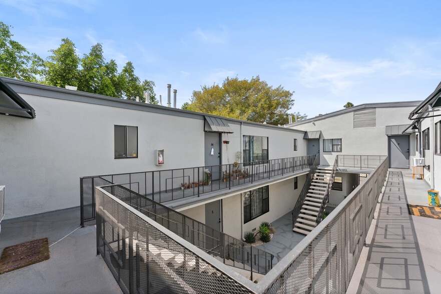 More Photos Of 5810 San Vicente Blvd, Los Angeles Apartments For Sale