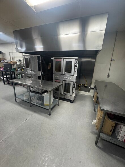 More Photos Of 7516 San Fernando Rd, Sun Valley Warehouse For Lease