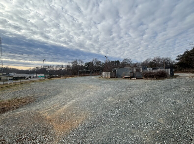 More Photos Of 5118 N Causeway Rd, Winston-Salem Land For Lease