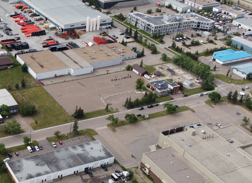 More Photos Of 4831 93 Av NW, Edmonton Office For Sale