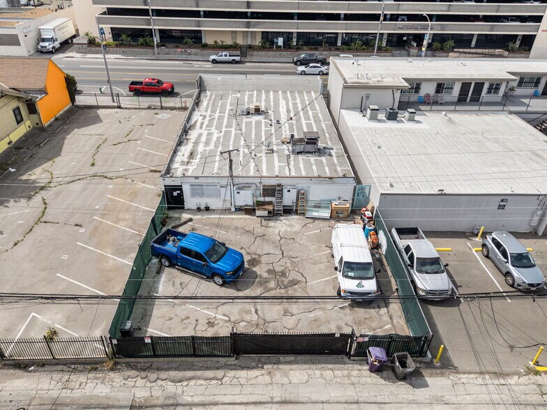 More Photos Of 1050-1052 Atlantic Ave, Long Beach Storefront For Sale