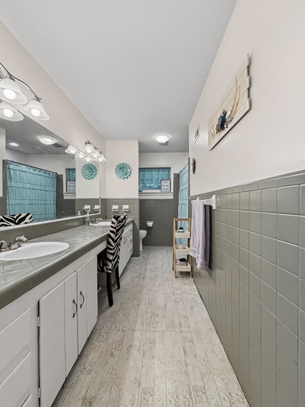 More Photos Of 5602 Highway 69 N, Northport Flex For Sale