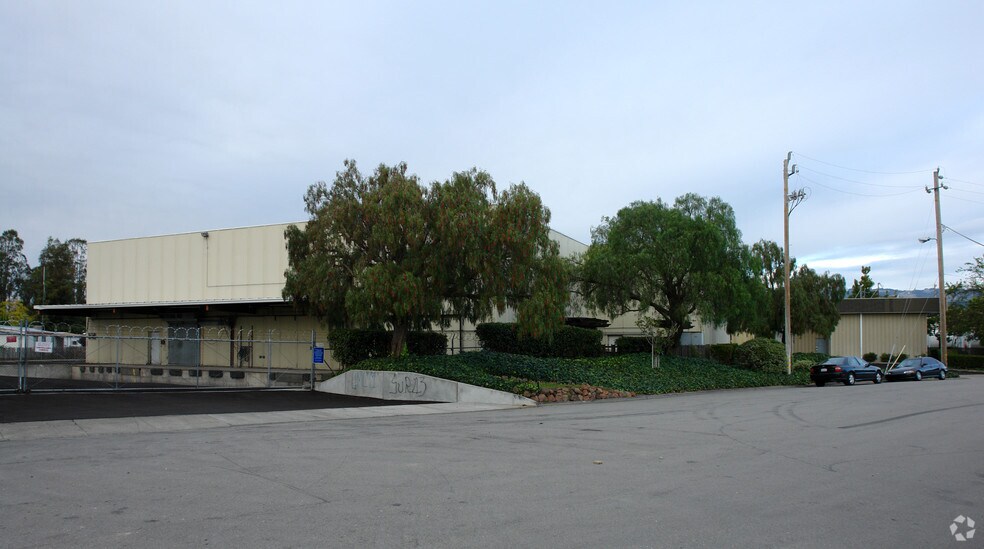 More Photos Of 1297 Dynamic St, Petaluma Industrial For Sale