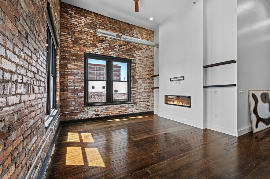 More Photos Of 124 S Joplin Ave, Joplin Warehouse For Sale