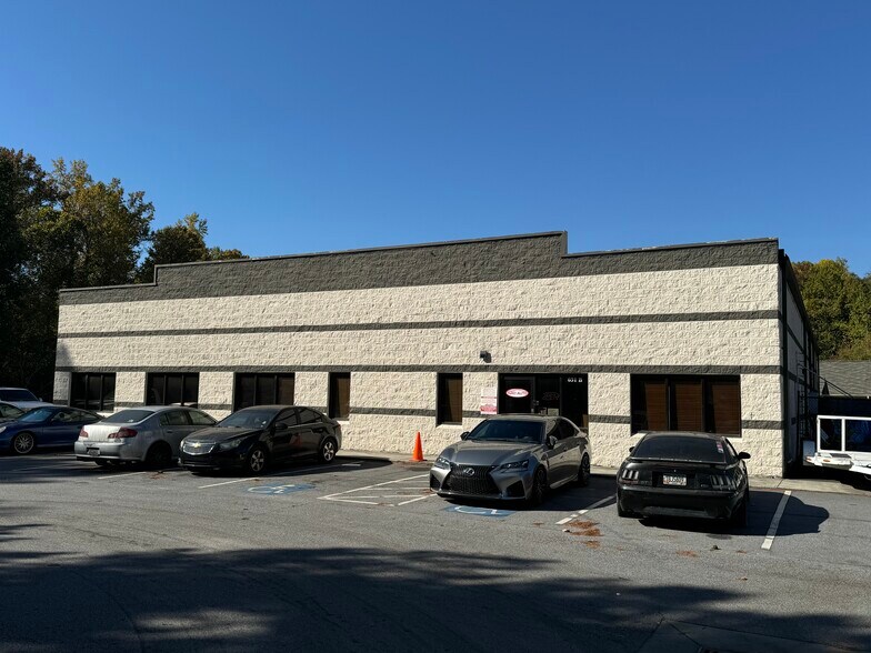 More Photos Of , Lilburn Unknown For Sale