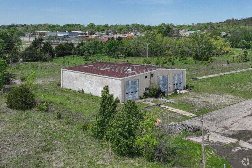 More Photos Of 1901 Boundary Ave, Pawhuska Warehouse For Sale