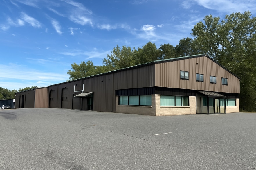 Primary Photo Of 740 Quaker Hwy, Uxbridge Warehouse For Lease