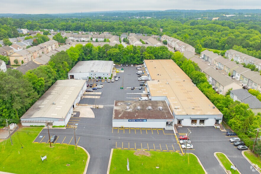 More Photos Of 2132 James Jackson Pky NW, Atlanta Showroom For Lease