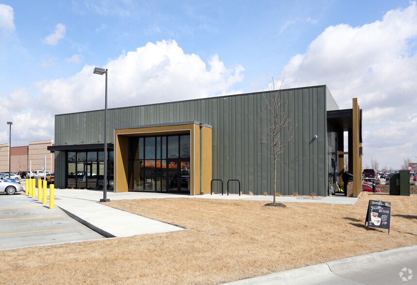 More Photos Of L St @ 120th st, Omaha Unknown For Lease