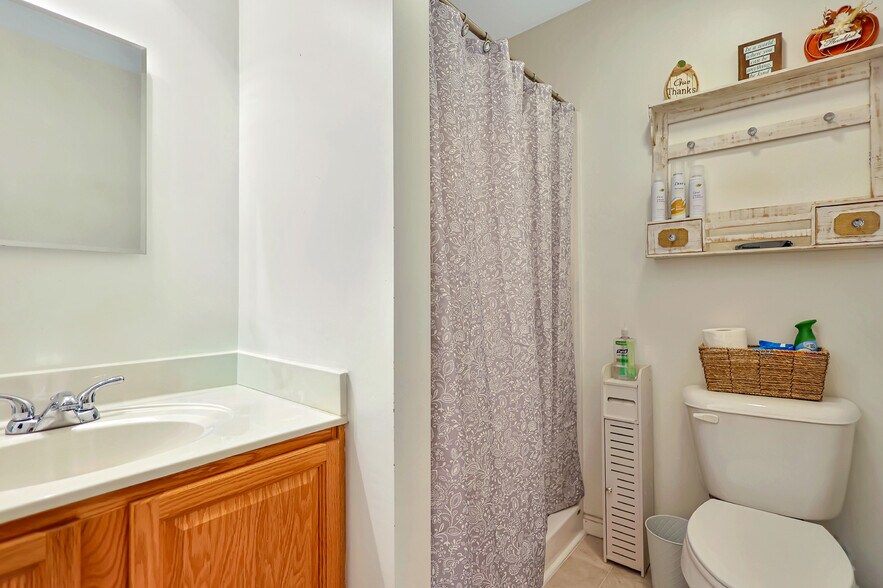 More Photos Of 1400 Broadway Rd, Dracut Flex For Sale