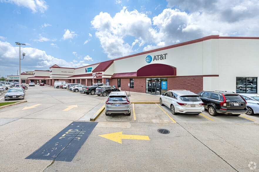 More Photos Of 2222 Clearview Pky, Metairie Unknown For Lease