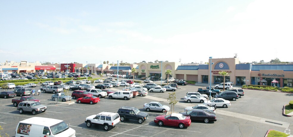 More Photos Of 3305-3381 Rosecrans St, San Diego Unknown For Lease