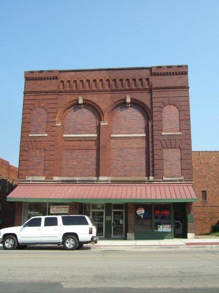 More Photos Of 927 Wheeling Ave, Cambridge Medical For Lease