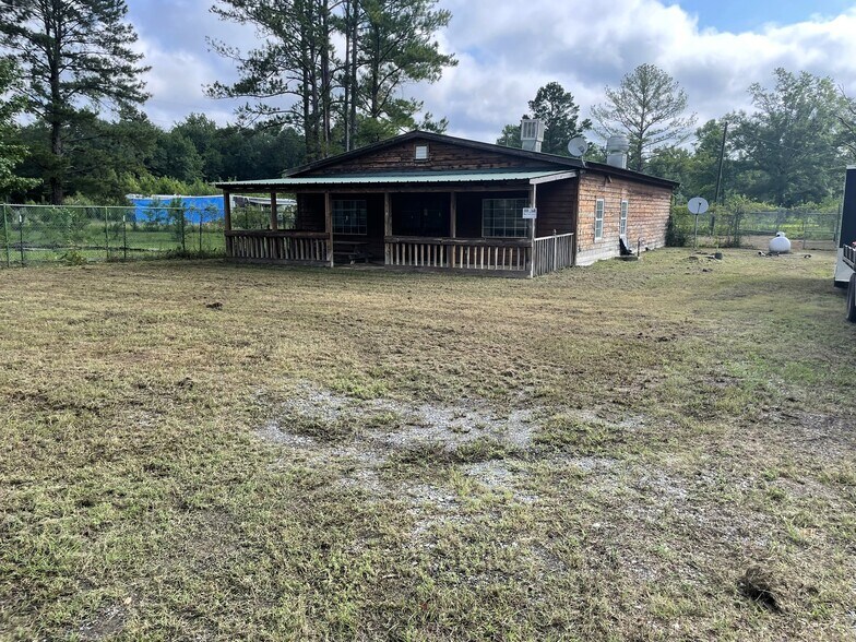 More Photos Of 2994 CR-4, Fitzpatrick Service Station For Sale