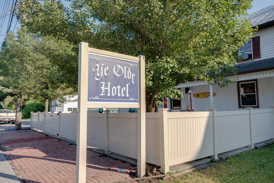 More Photos Of 236 N Main St, Milroy General Retail For Sale