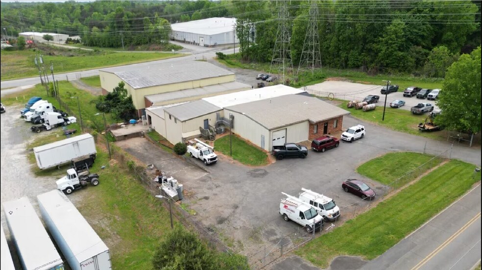 More Photos Of 662 Angus Ct, Rural Hall Light Distribution For Lease