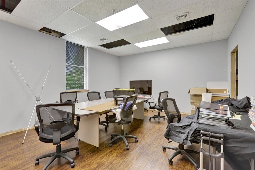 More Photos Of 457 E North St, Carlisle Flex For Sale