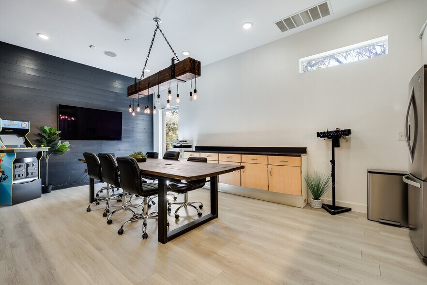 More Photos Of 2000 Windy Ter, Cedar Park Warehouse For Sale