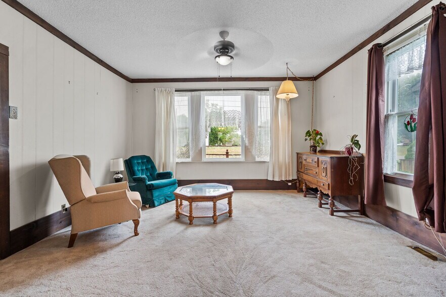 More Photos Of 44 Park St, Port Colborne Multifamily For Sale