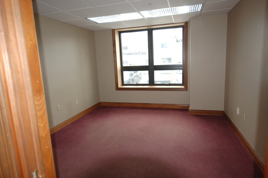 More Photos Of 2636 S Work St, Falconer Manufacturing For Lease