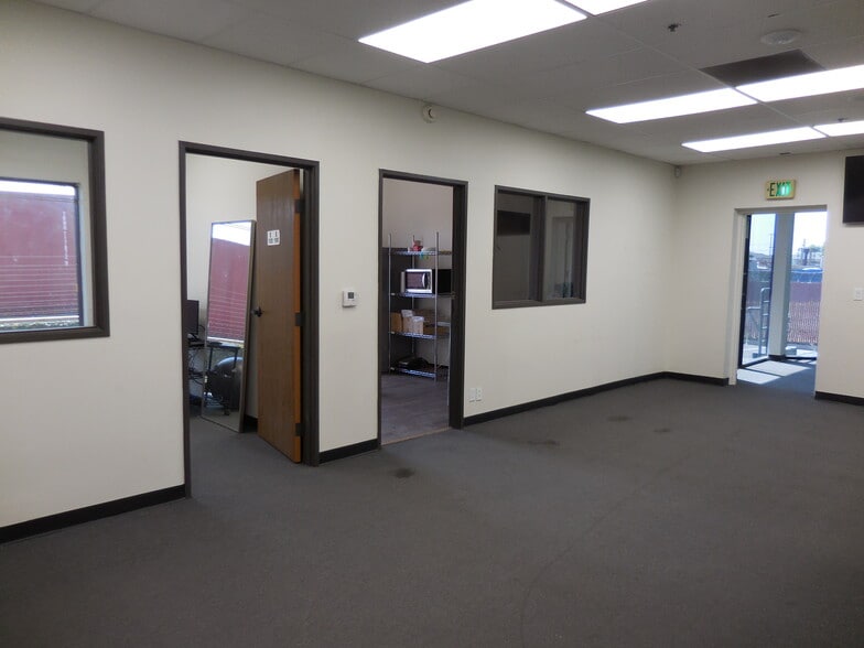 More Photos Of 1206-1210 W Jon St, Torrance Warehouse For Lease