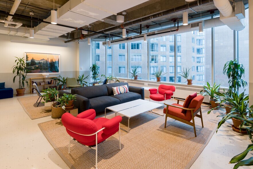 More Photos Of 1 University Ave, Toronto Coworking Space