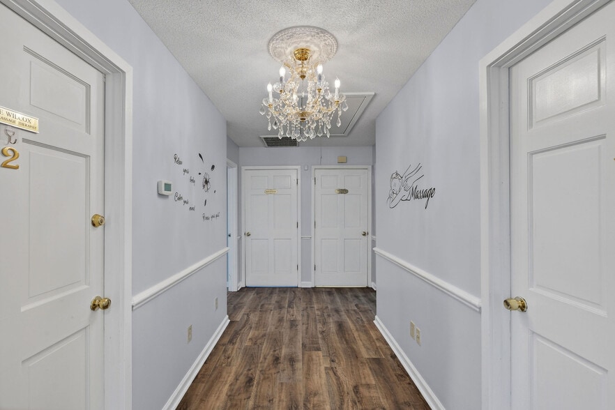 More Photos Of 104-H N Kerr Ave, Wilmington Office For Sale