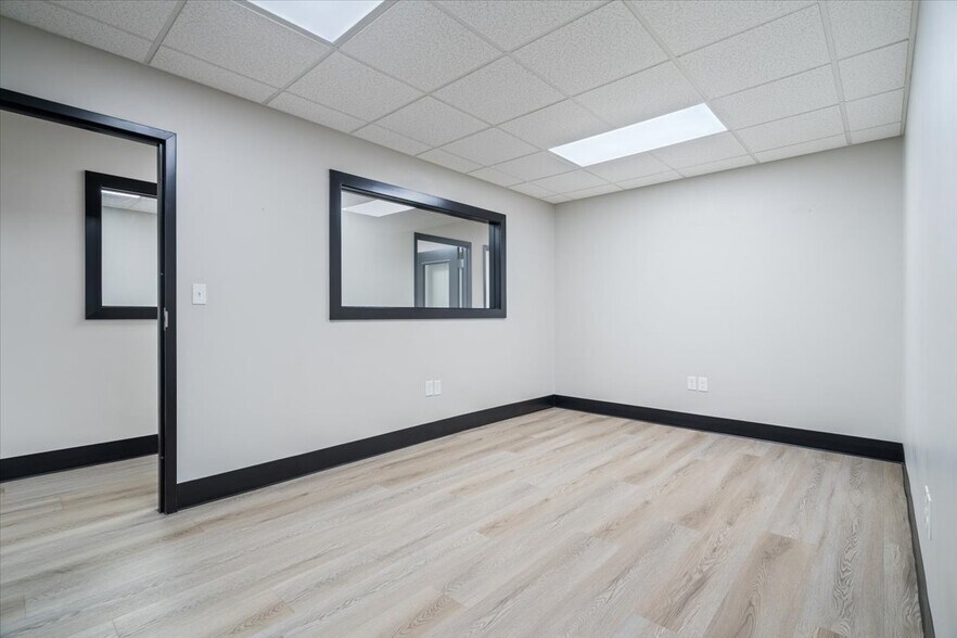 More Photos Of 1415 Shelby St, Indianapolis Office For Sale