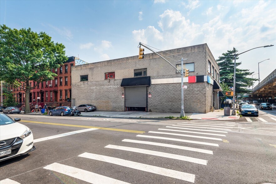 More Photos Of 217 Park Ave, Brooklyn Flex For Sale